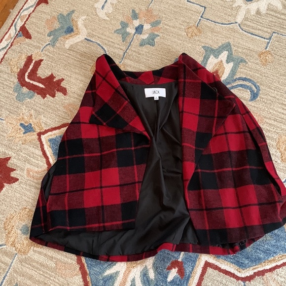 JACK BB Dakota Plaid Tartan Wool blend Cape Rare S 6 Holiday Red Black - Picture 11 of 11
